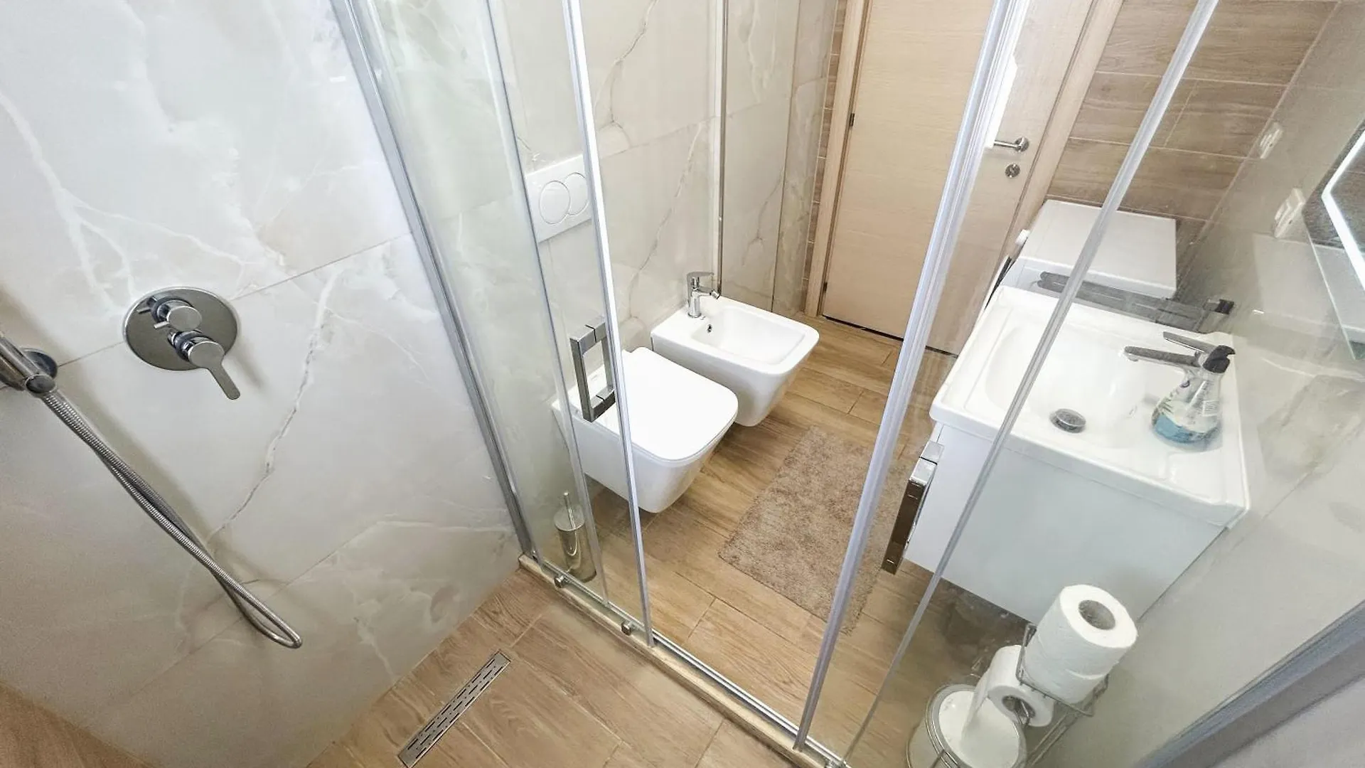 Fantastic 915 Apartment Durres 0*,  Albania