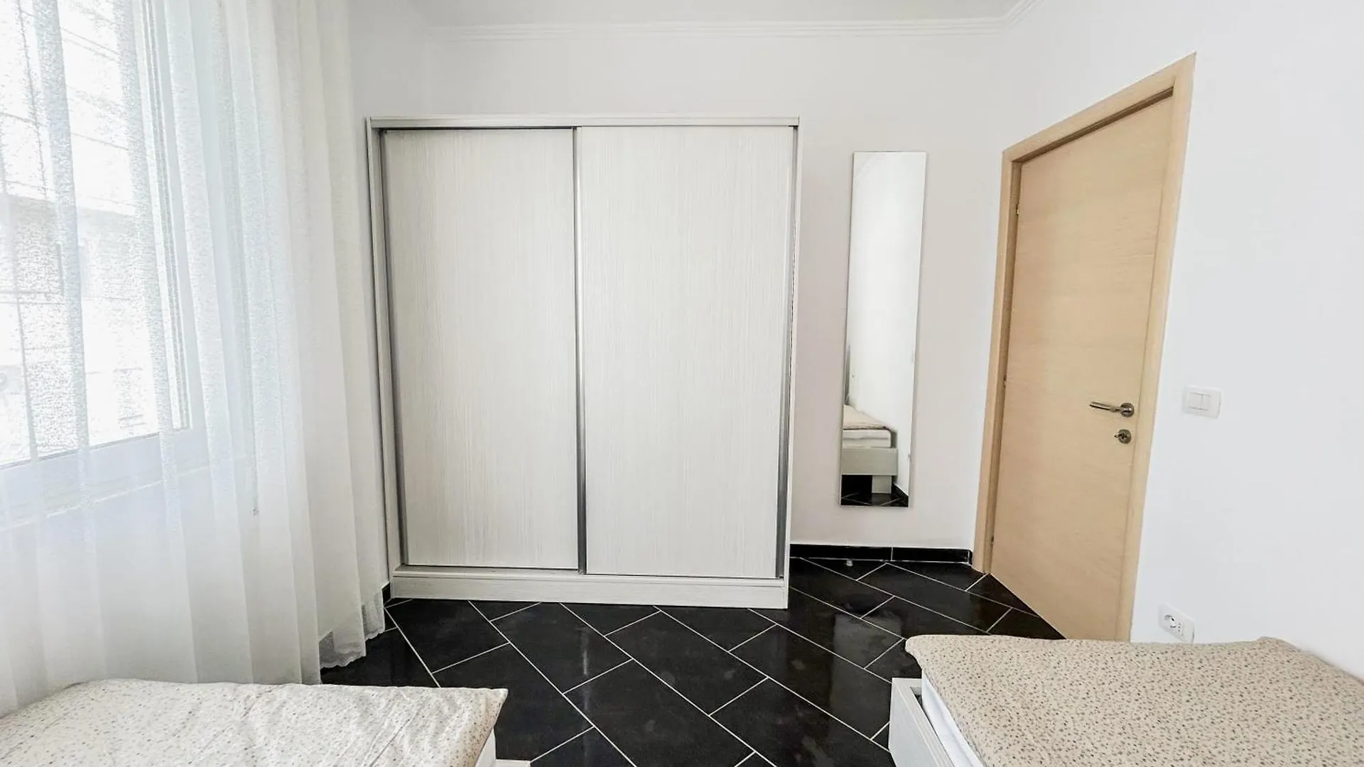 Fantastic 915 Apartment Durres 0*,